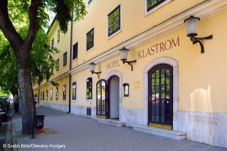 Hotel Klastrom Győr Kültér fotó